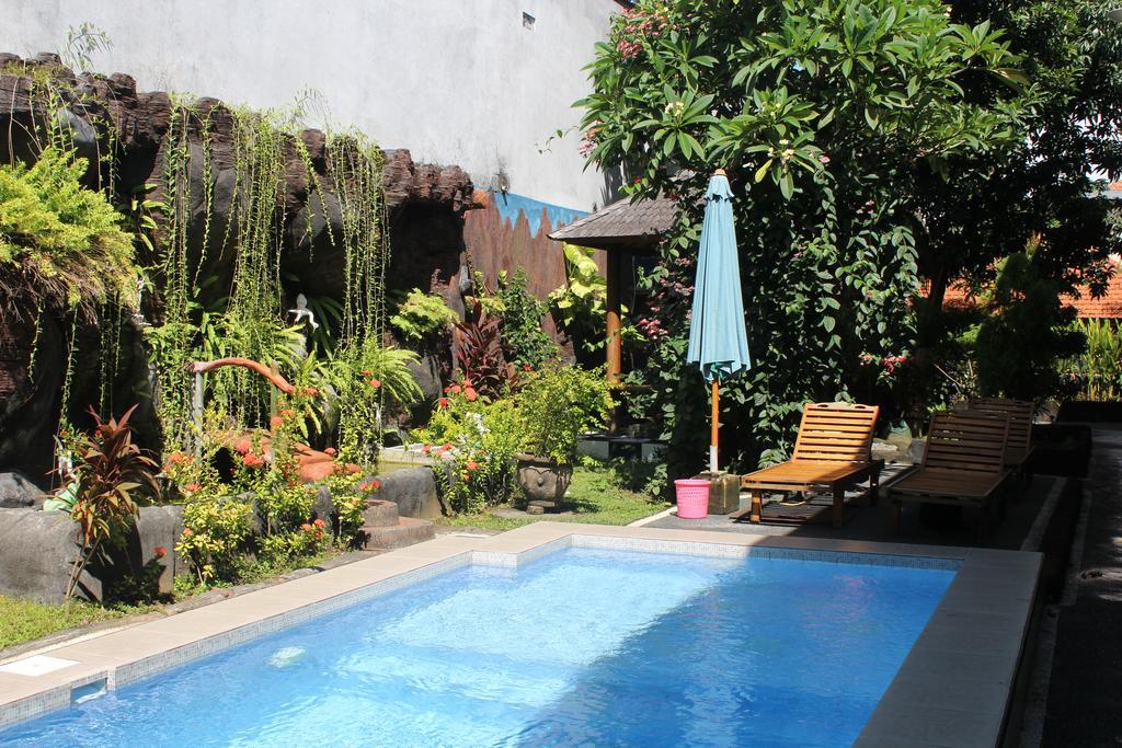 Jenny Bunker Homestay Kuta  Exterior photo