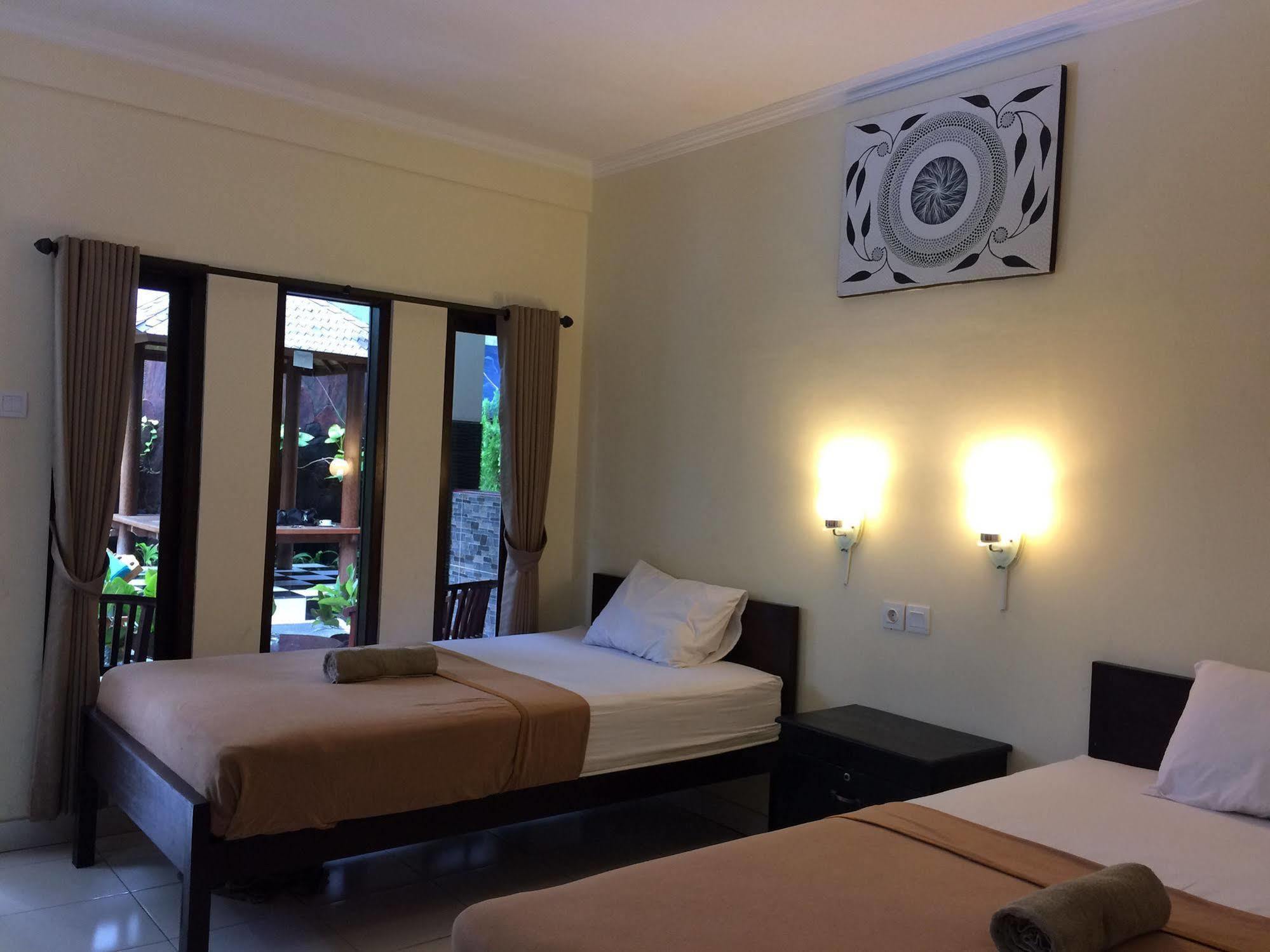 Jenny Bunker Homestay Kuta  Exterior photo